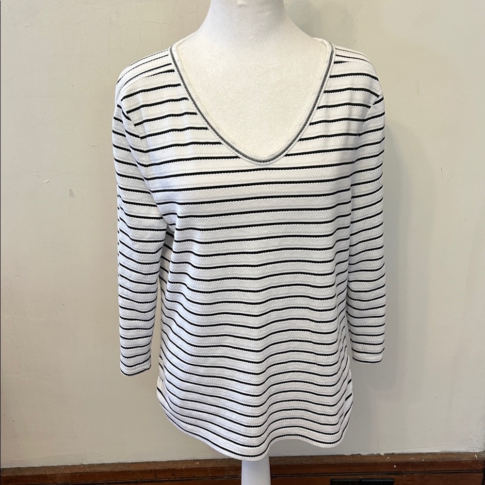 Striped V-Neck Women's Top - White/Black
